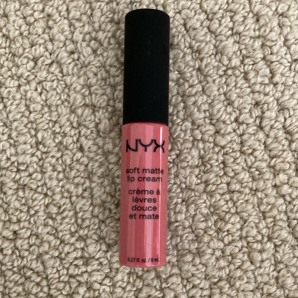NYX Soft Matte Lip Cream SMLC11 Milan 0.27 fl oz Mini Lipstick Pink Gloss